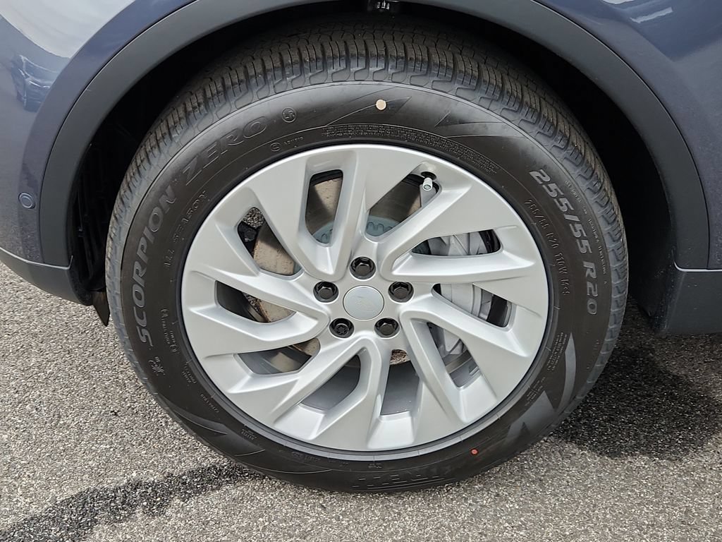 Used 2026 Land Rover Discovery S AWD/4WD image 9