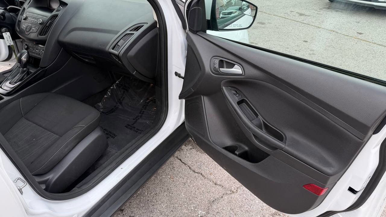 Used 2018 Ford Focus SE image 16