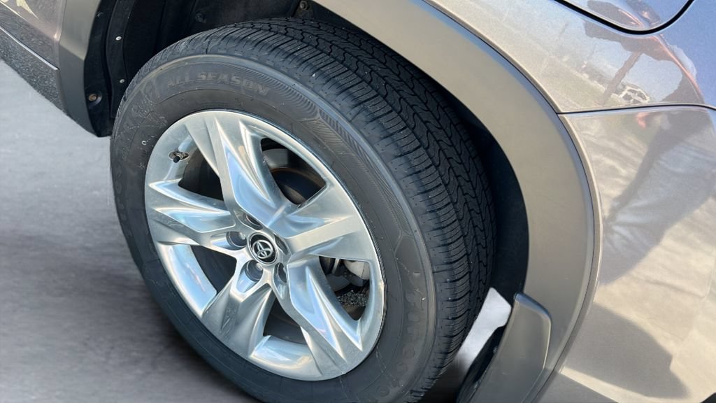 Used 2018 Toyota Highlander Limited AWD/4WD image 24