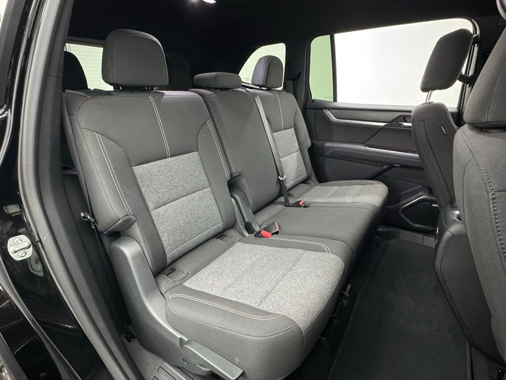 Used 2025 GMC Acadia Elevation image 37