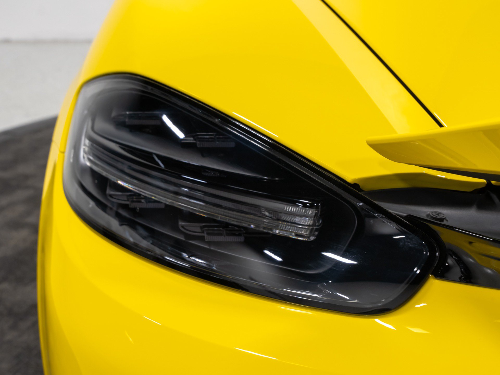 Used 2022 Porsche 718 Boxster Spyder RWD image 32