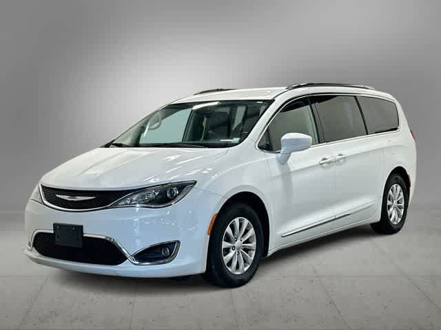 Used 2019 Chrysler Pacifica Touring-L FWD image 1