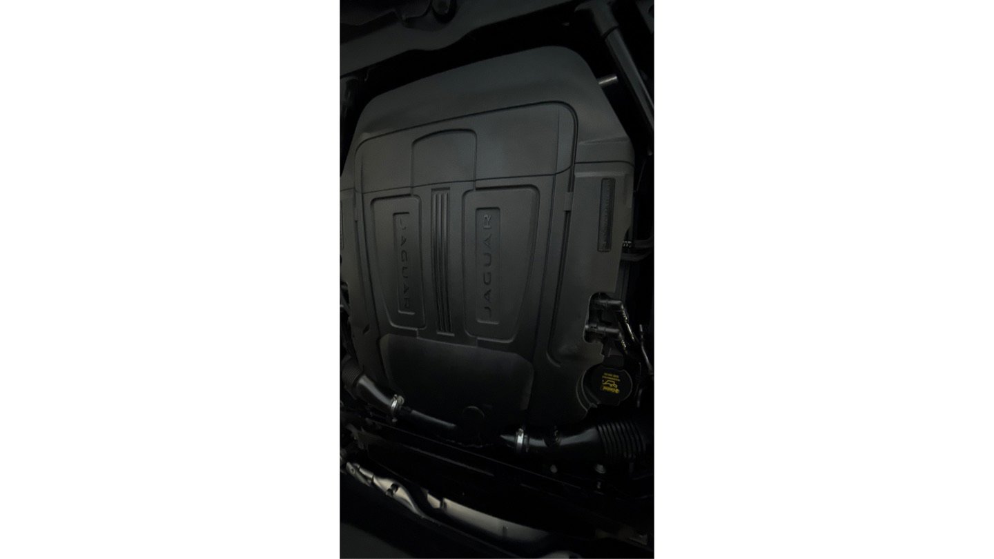 Used 2017 Jaguar F-TYPE Coupe image 9