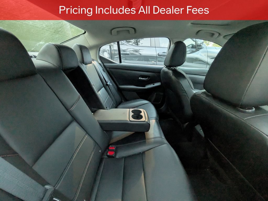Used 2022 Nissan Sentra SR w/ SR Premium Package FWD image 8