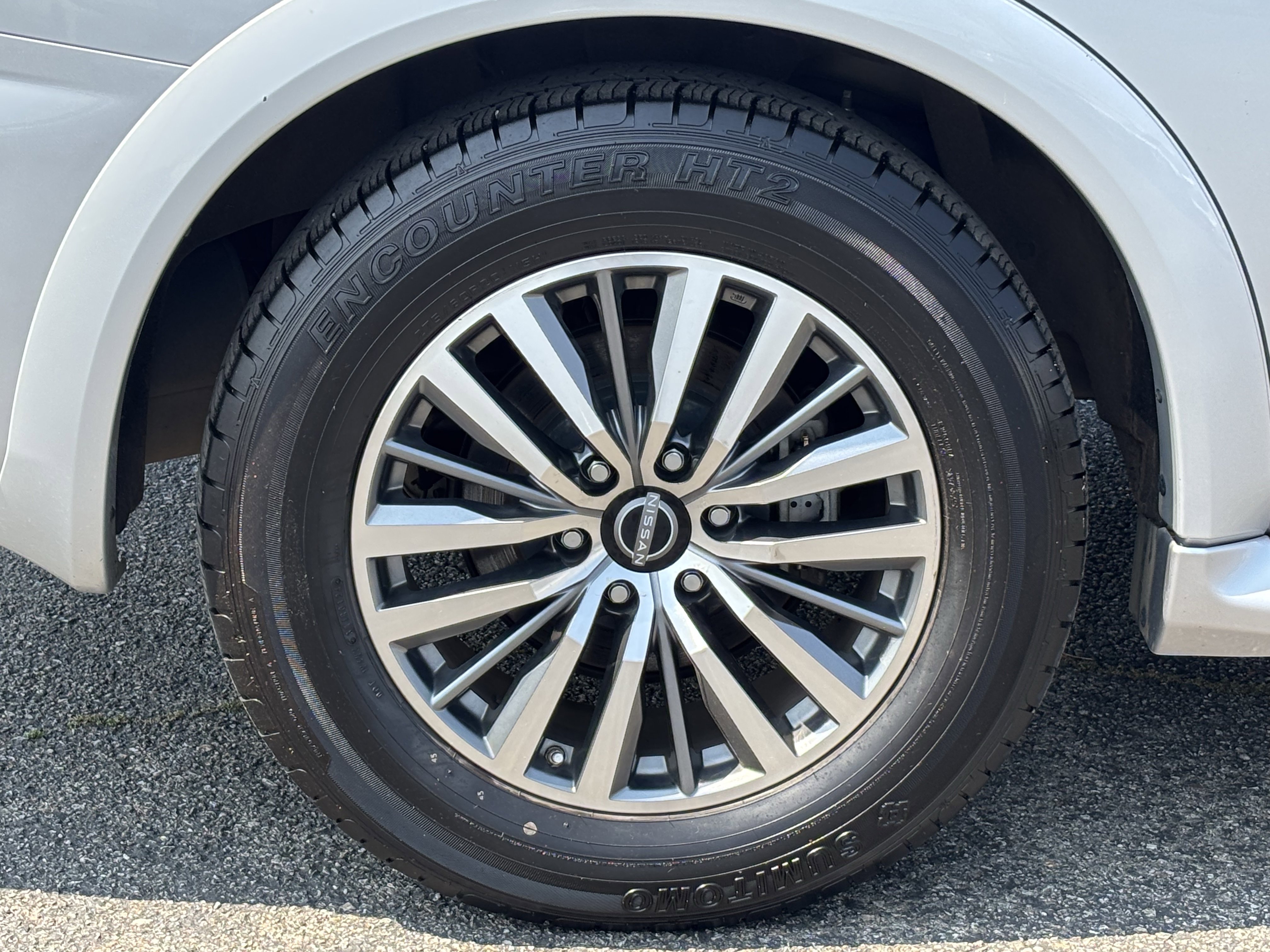 Used 2021 Nissan Armada SL w/ Captain's Chairs Package RWD image 9