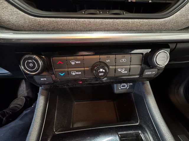 Used 2023 Jeep Compass Latitude AWD/4WD image 3