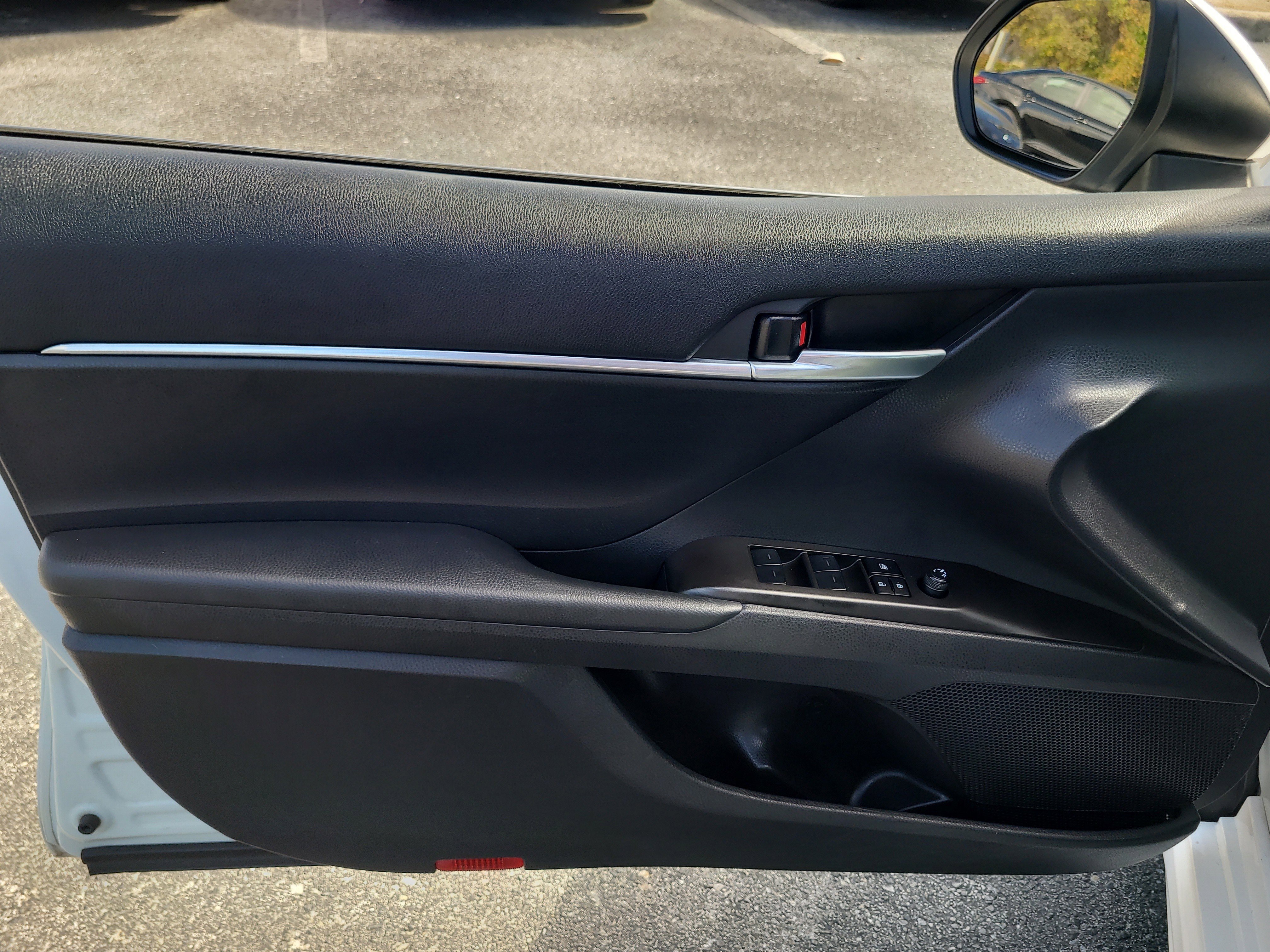 Used 2024 Toyota Camry SE image 16