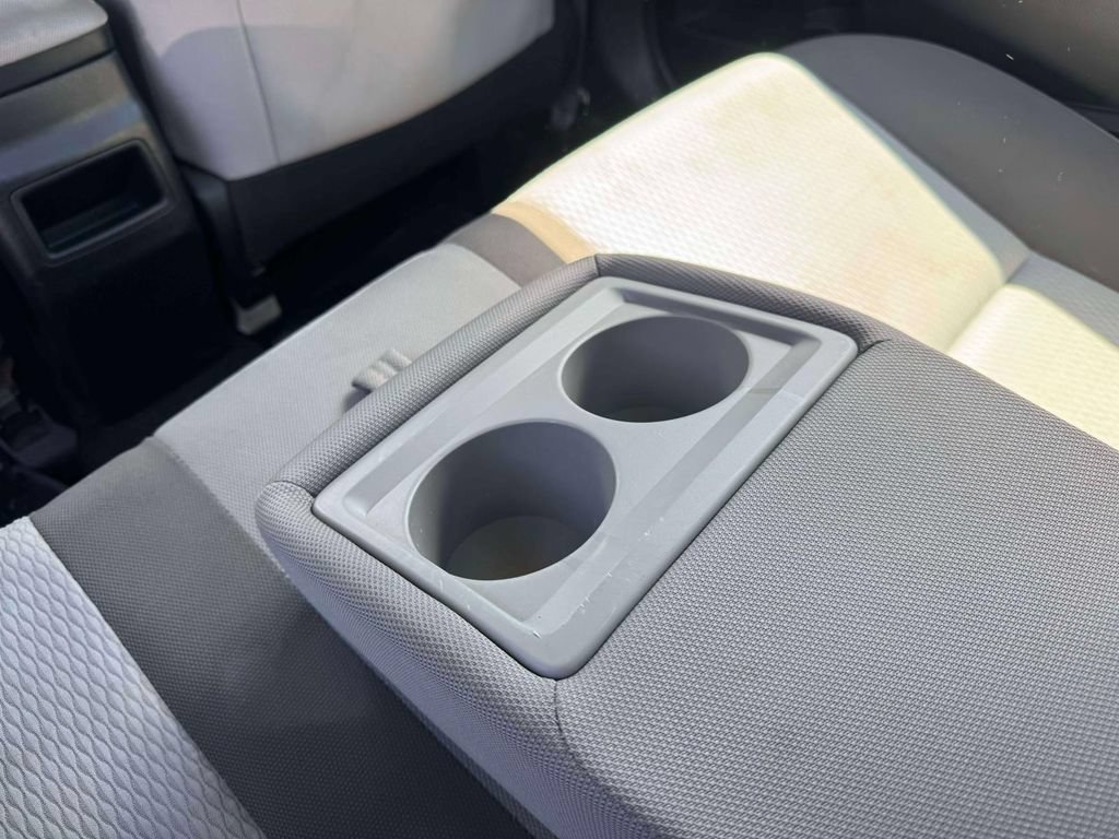 Used 2018 Toyota Corolla LE FWD image 15