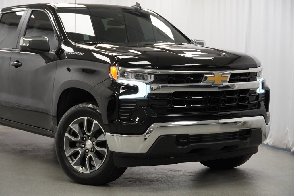 Used 2023 Chevrolet Silverado 1500 LT AWD/4WD image 9