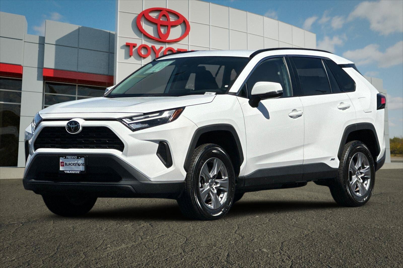 Used 2025 Toyota RAV4 LE AWD/4WD image 7