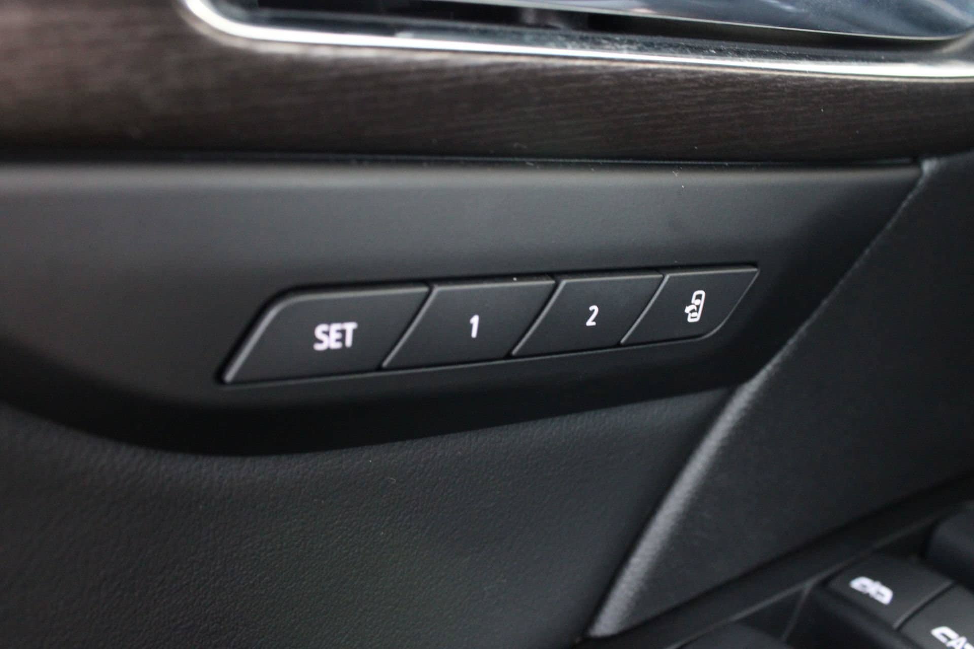 Used 2023 Buick Envision Avenir FWD image 22
