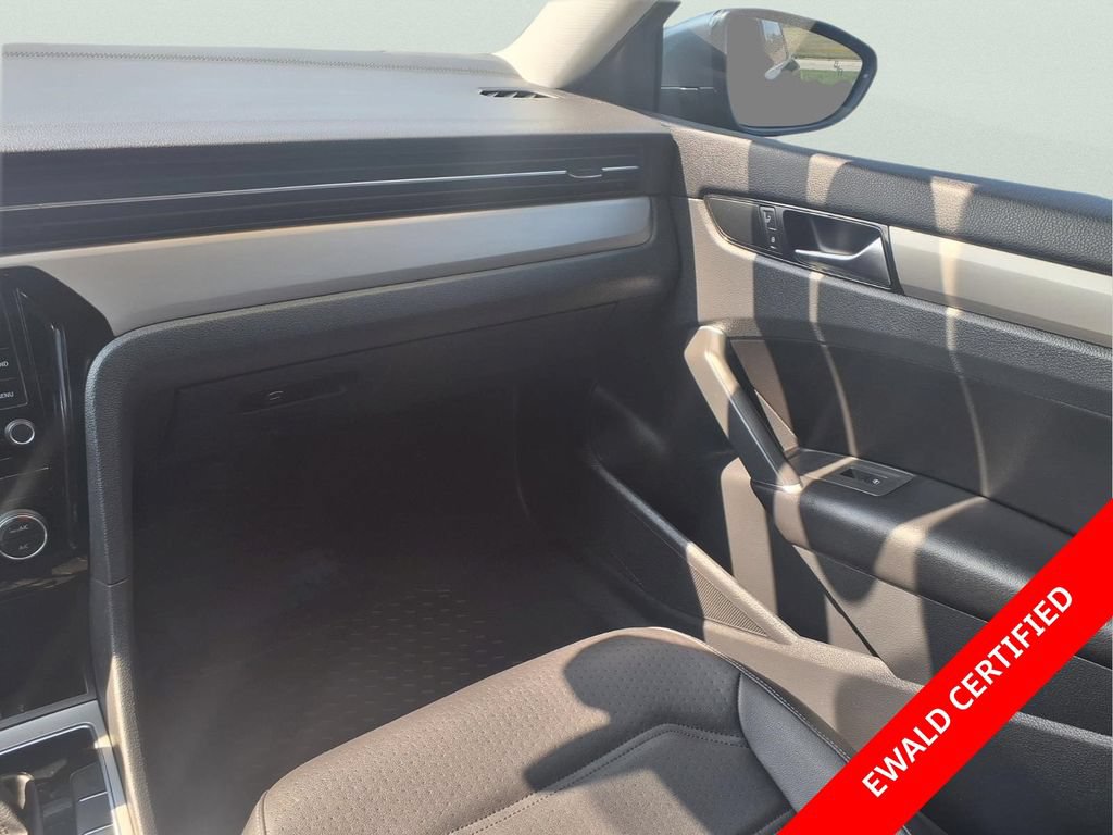 Used 2020 Volkswagen Passat 2.0T SE FWD image 22