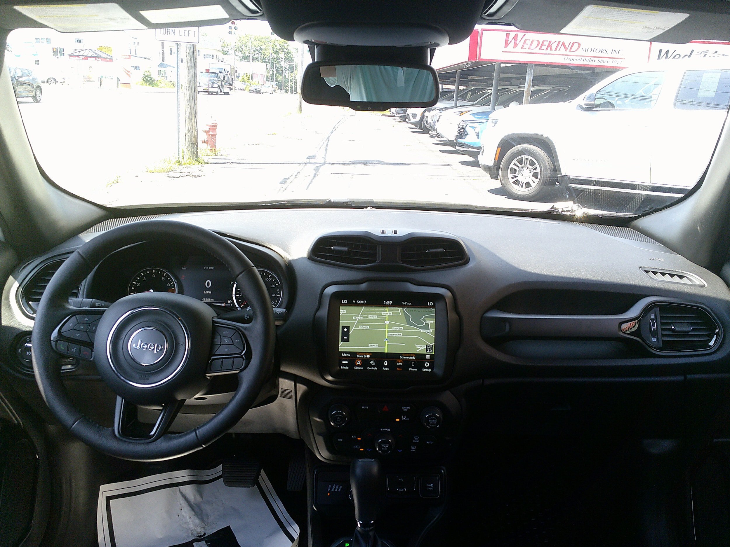 Used 2022 Jeep Renegade Altitude w/ Convenience Group AWD/4WD image 18