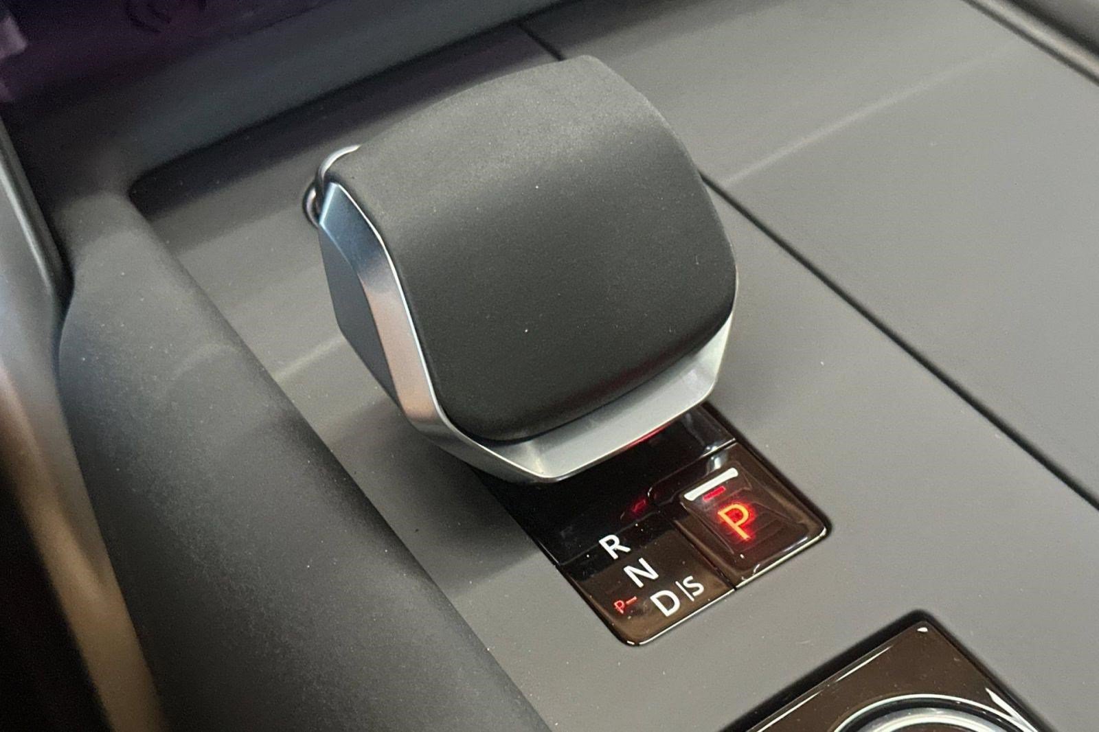 New 2026 Land Rover Discovery Limited Edition AWD/4WD image 23