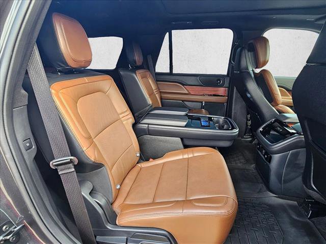 Used 2024 Lincoln Navigator Reserve image 18