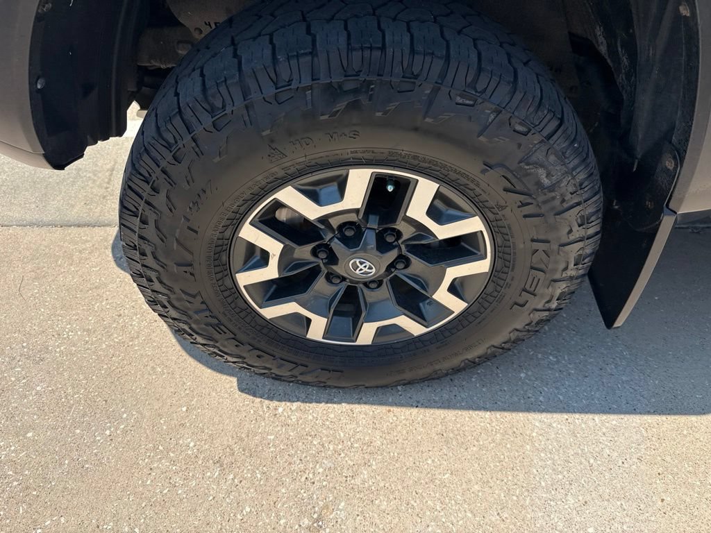Used 2021 Toyota Tacoma TRD Off-Road w/ Technology Package AWD/4WD image 2