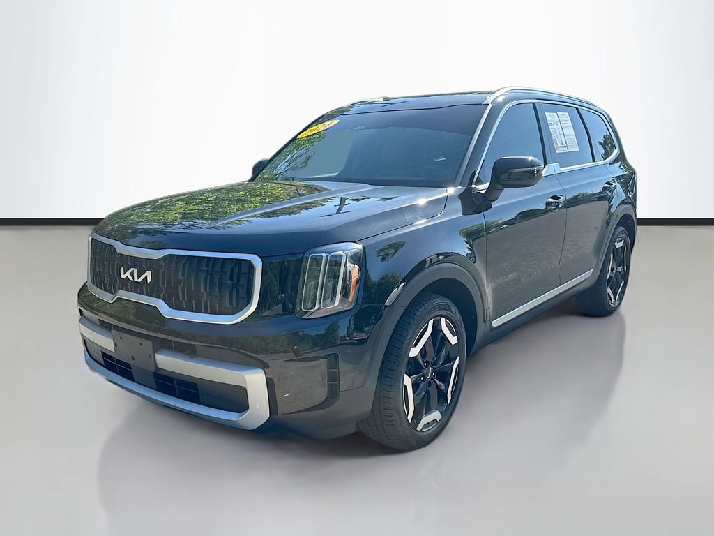 Used 2024 Kia Telluride EX w/ EX Captain's Chair Package FWD image 3