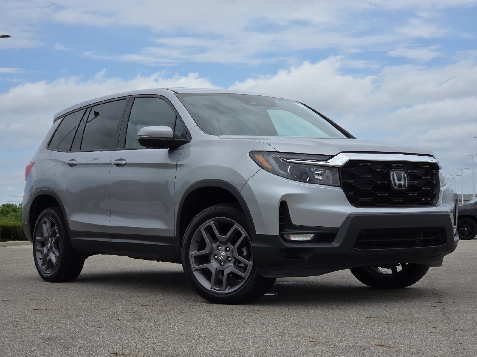 Used 2023 Honda Passport EX-L image 2