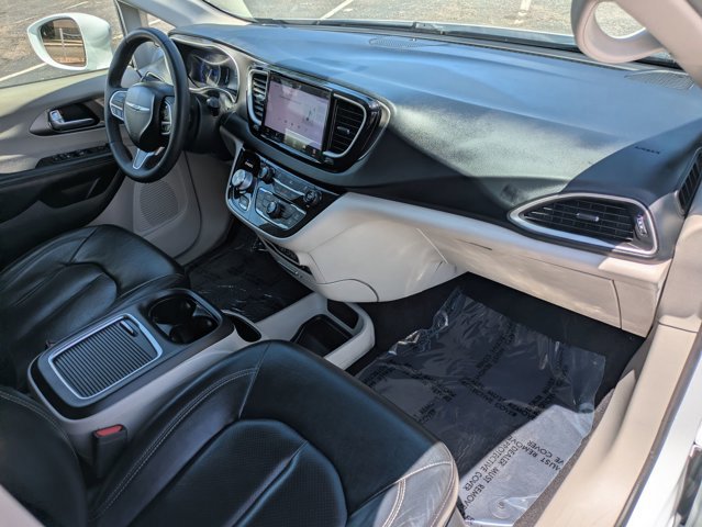 Used 2022 Chrysler Pacifica Touring-L FWD image 19