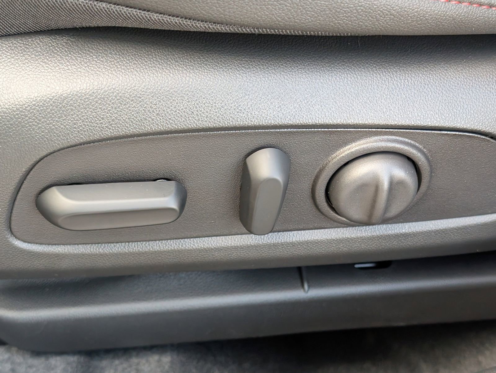 New 2026 Chevrolet Trax RS w/ Driver Confidence Package image 17