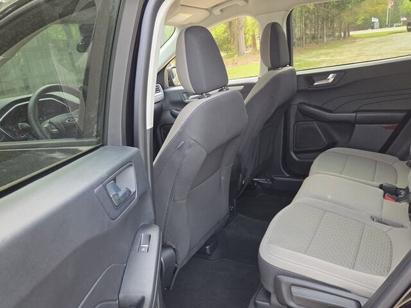 Certified 2021 Ford Escape SE w/ SE Sport Appearance Package FWD image 8