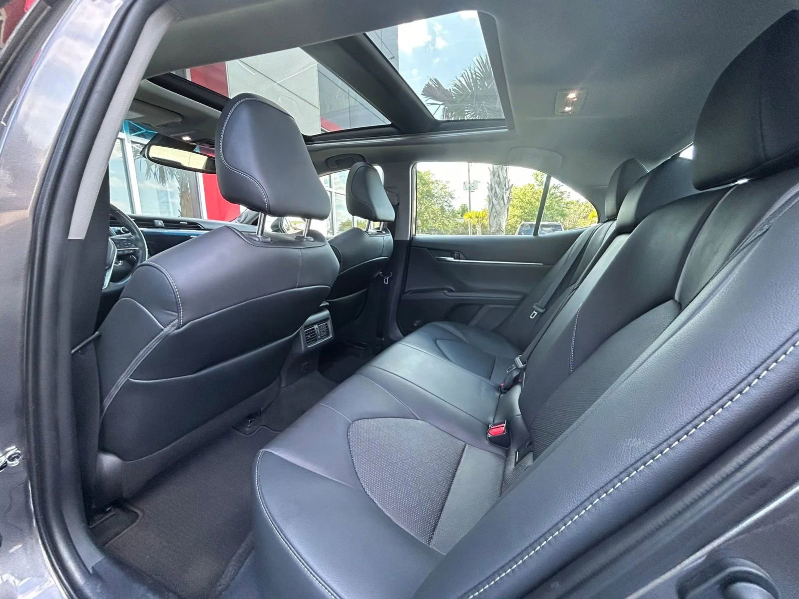 Used 2020 Toyota Camry XSE w/ Navigation Package FWD image 16