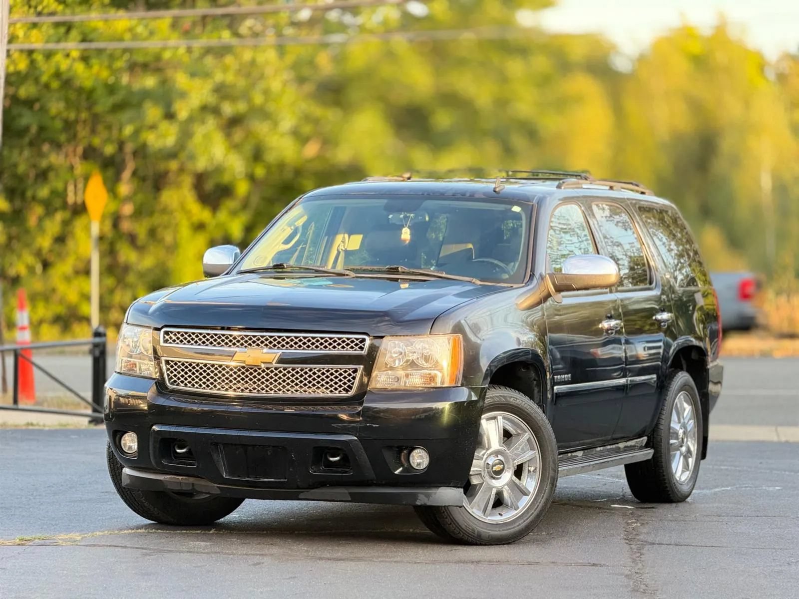 Used 2010 Chevrolet Tahoe LTZ AWD/4WD image 35