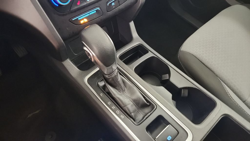 Used 2018 Ford Escape SE w/ SE Sync 3 Package AWD/4WD image 17