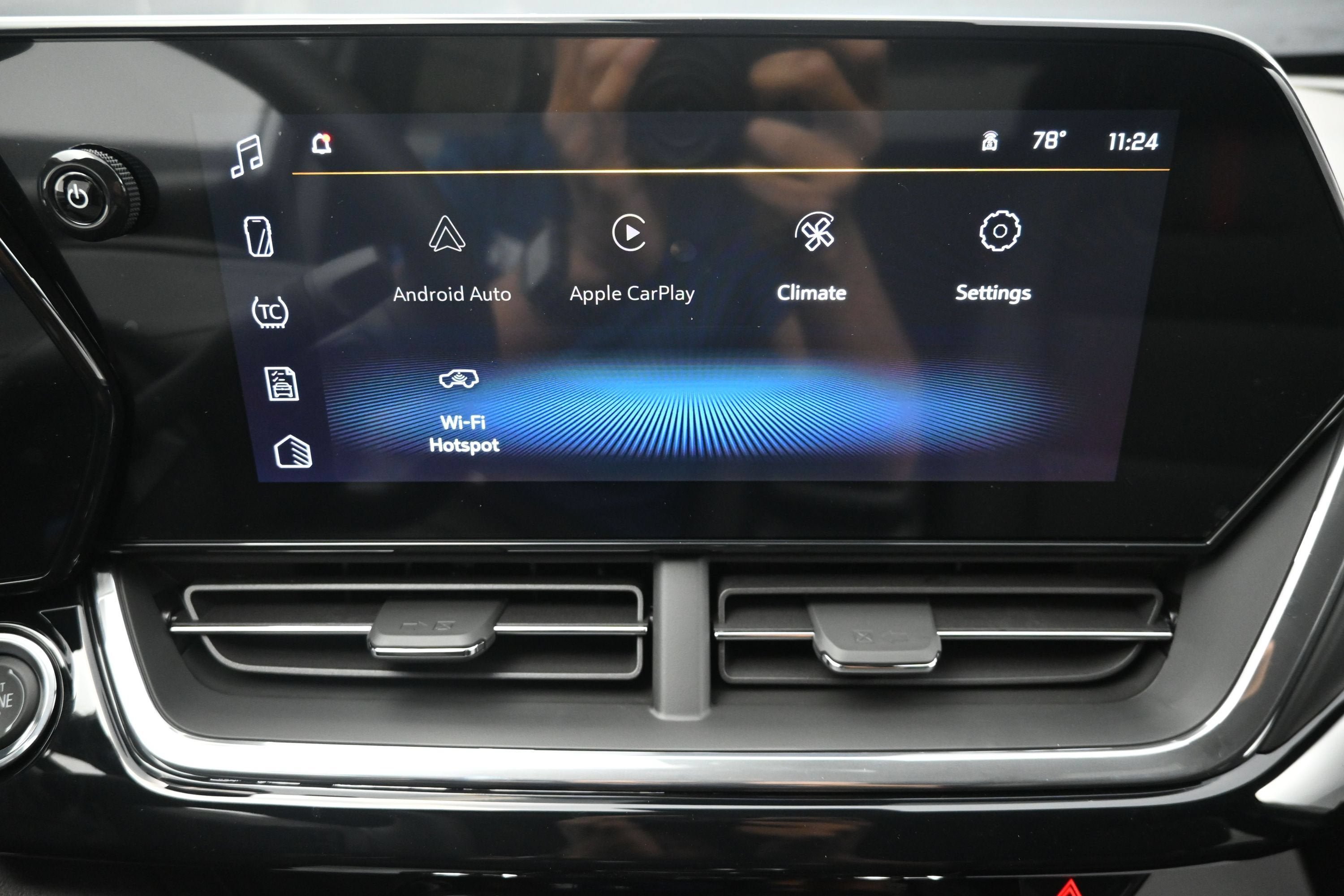 New 2026 Chevrolet Trax RS w/ Sunroof Package FWD image 16