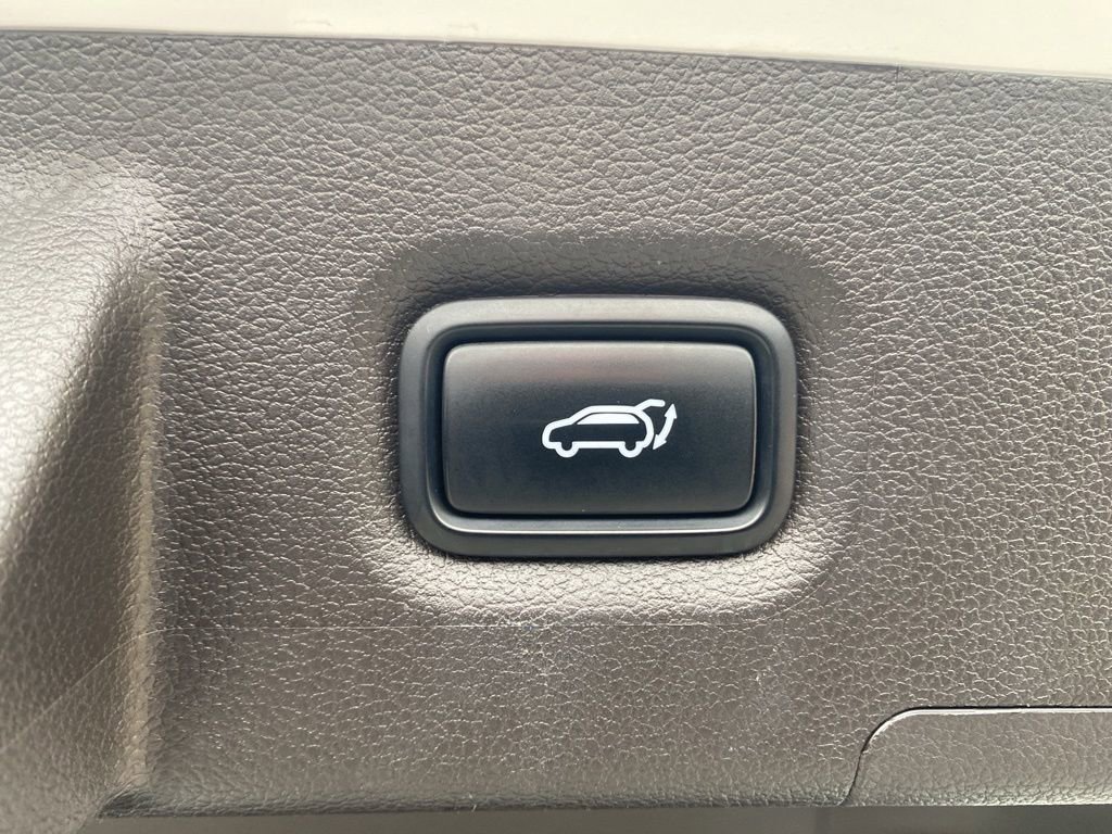 Used 2020 Hyundai Santa Fe SEL w/ Convenience Package image 19