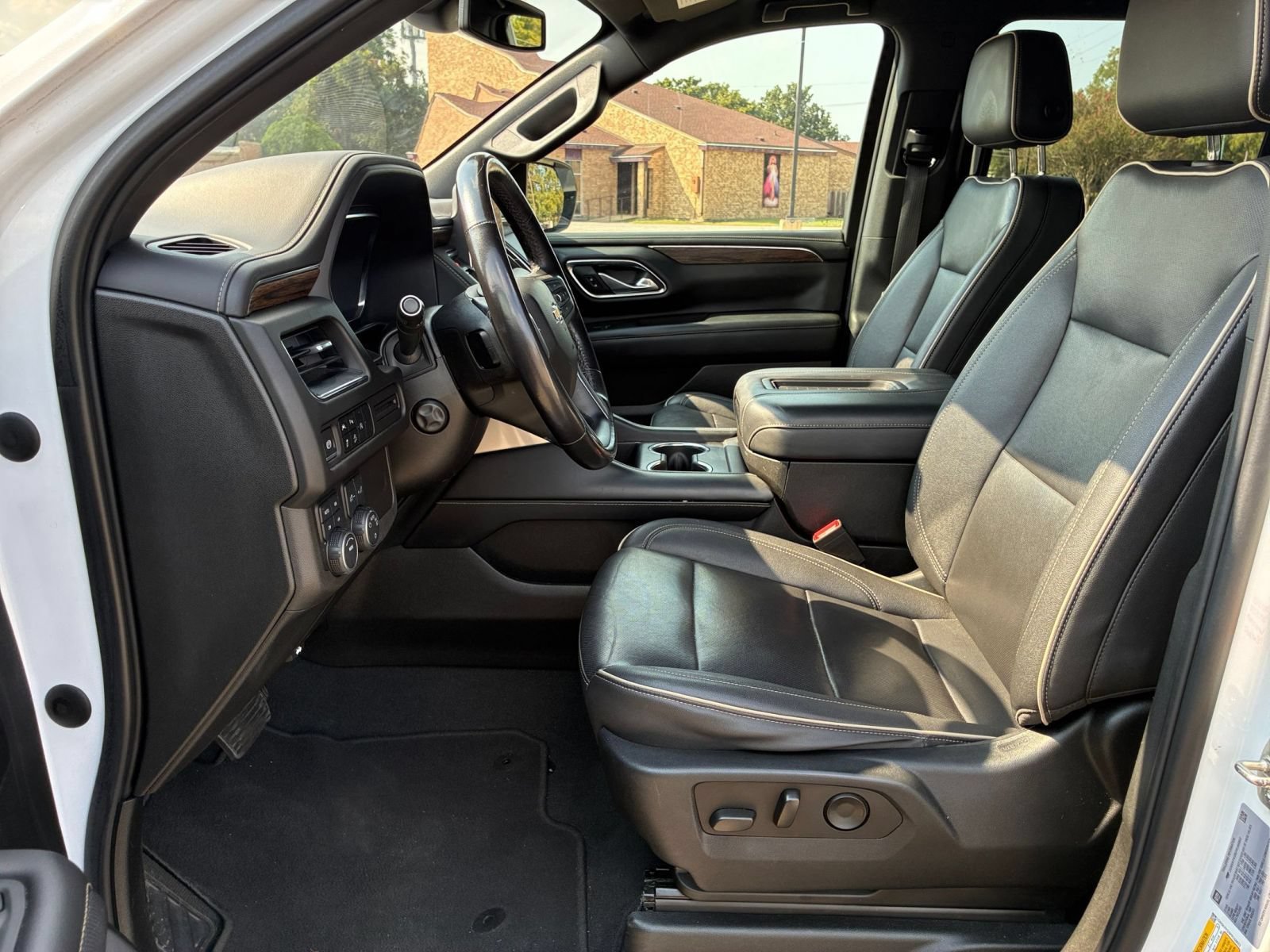 Used 2023 Chevrolet Suburban Premier AWD/4WD image 28