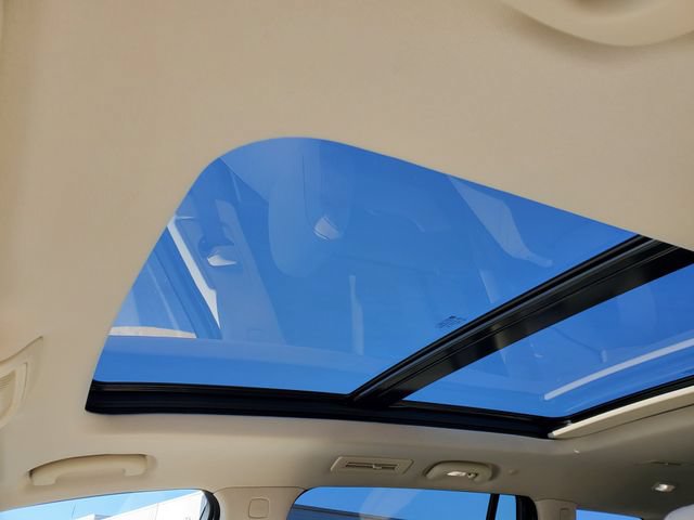 Certified 2024 Cadillac XT6 Premium Luxury w/ LPO, Floor Liner Package AWD/4WD image 38