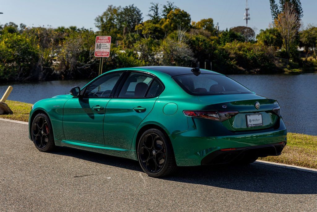 New 2025 Alfa Romeo Giulia w/ Veloce Package Rwd image 5