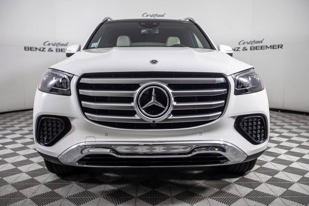 Used 2025 Mercedes-Benz GLS 450 4MATIC image 4