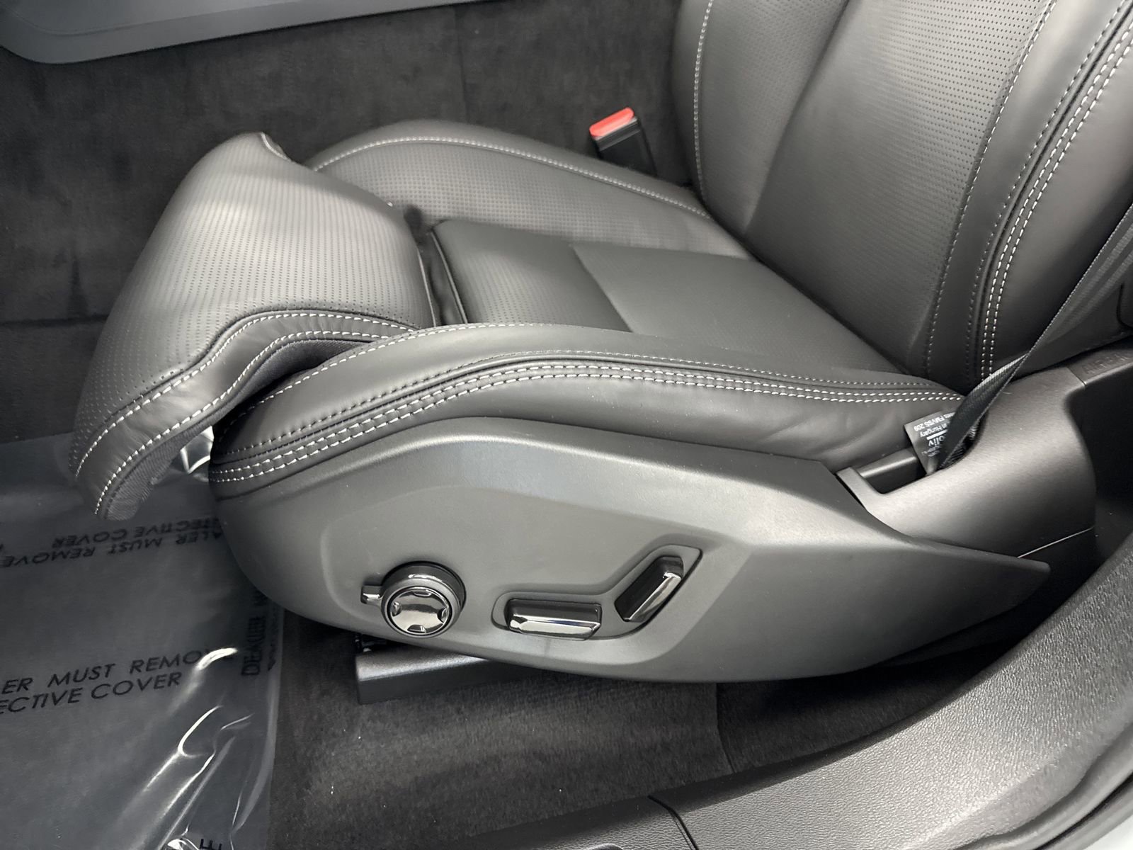 New 2026 Volvo XC60 B5 Ultra w/ Protection Package Premier image 11