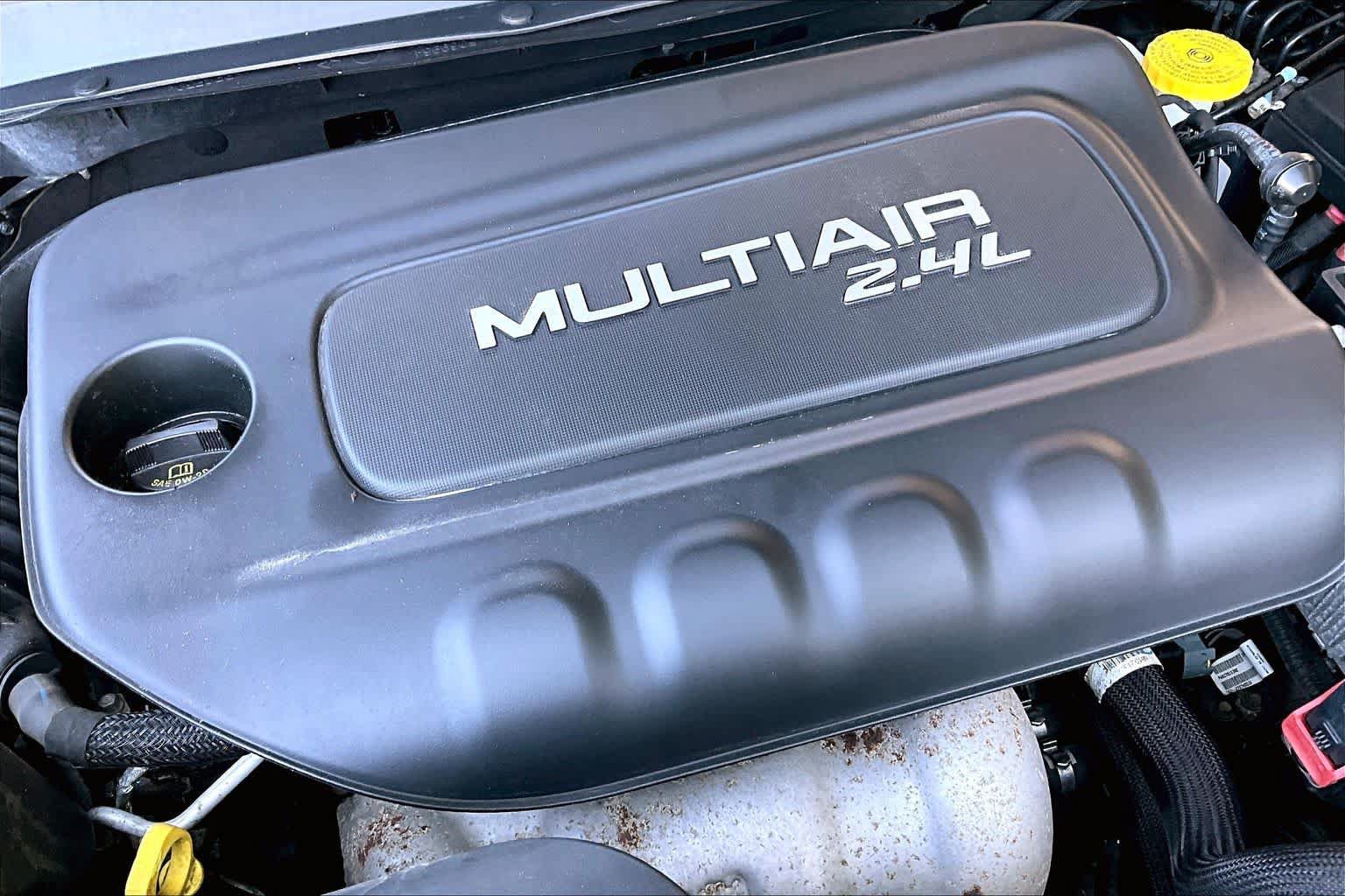 Used 2018 Jeep Cherokee Latitude Plus AWD/4WD image 31