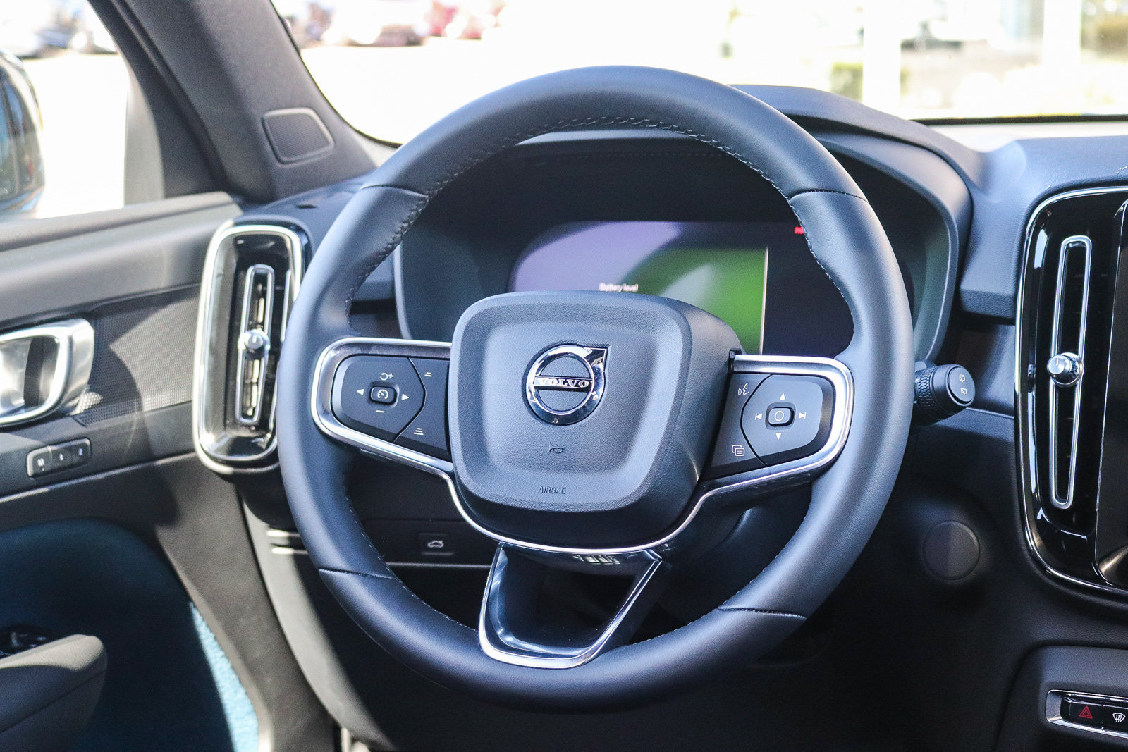 Used 2023 Volvo XC40 Recharge Plus w/ Protection Package Premier AWD/4WD image 17