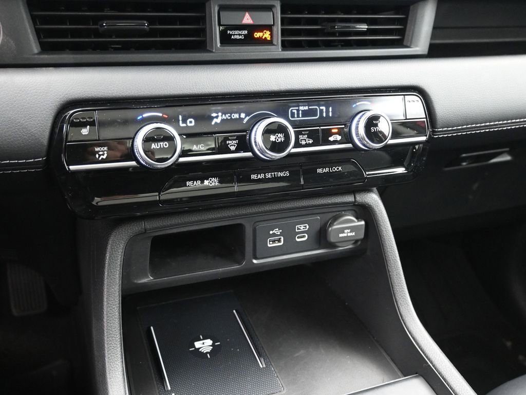 Used 2024 Honda Pilot Touring image 18