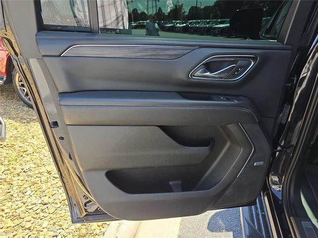 Used 2023 GMC Yukon XL SLT AWD/4WD image 13