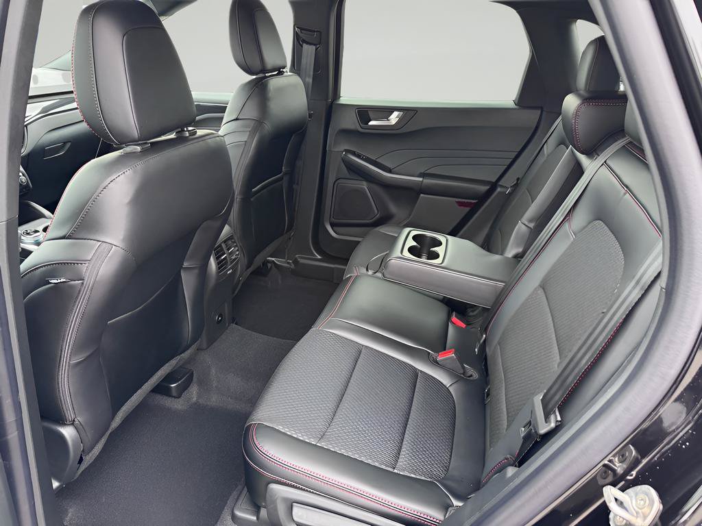New 2026 Ford Escape ST-Line w/ Tech Pack #1 FWD image 32