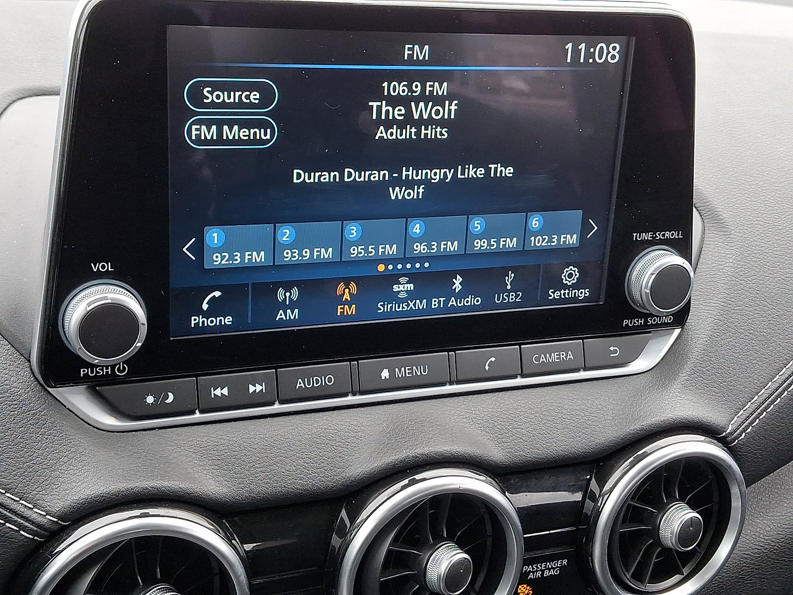 Used 2024 Nissan Sentra SV image 17