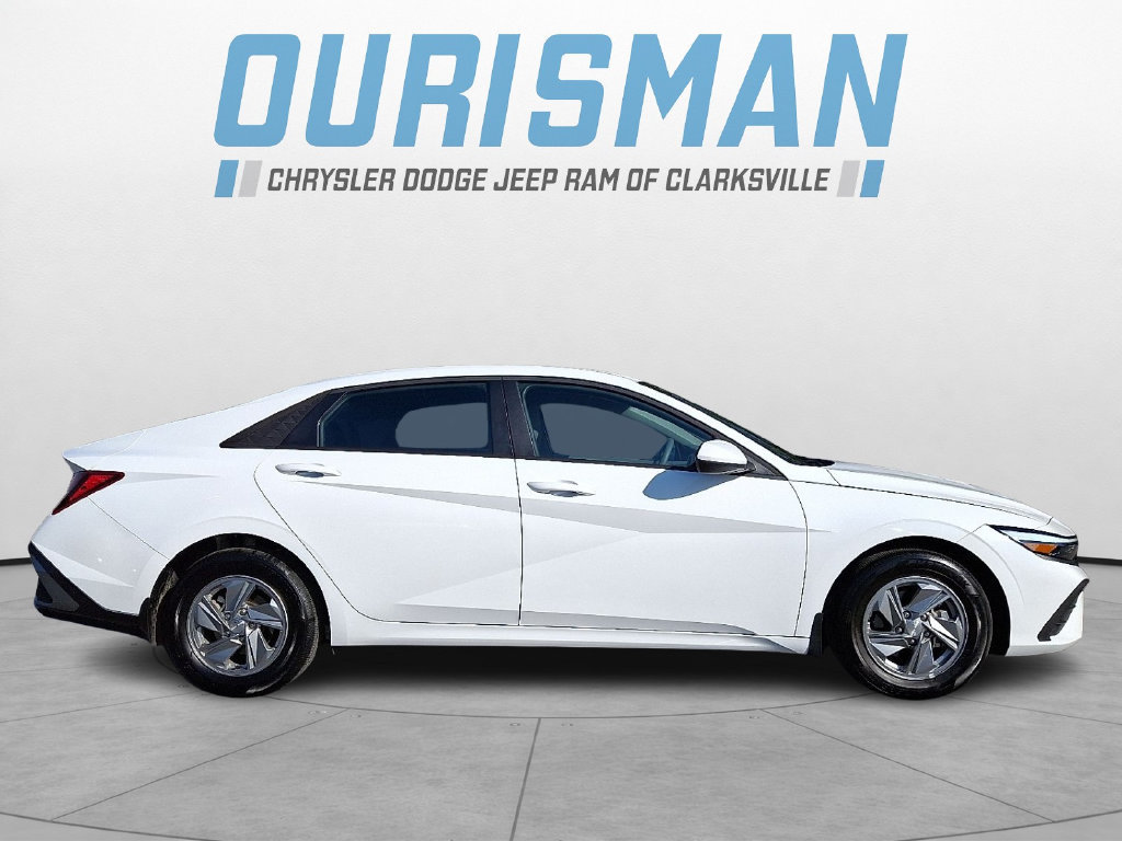 Used 2026 Hyundai Elantra SE FWD image 7