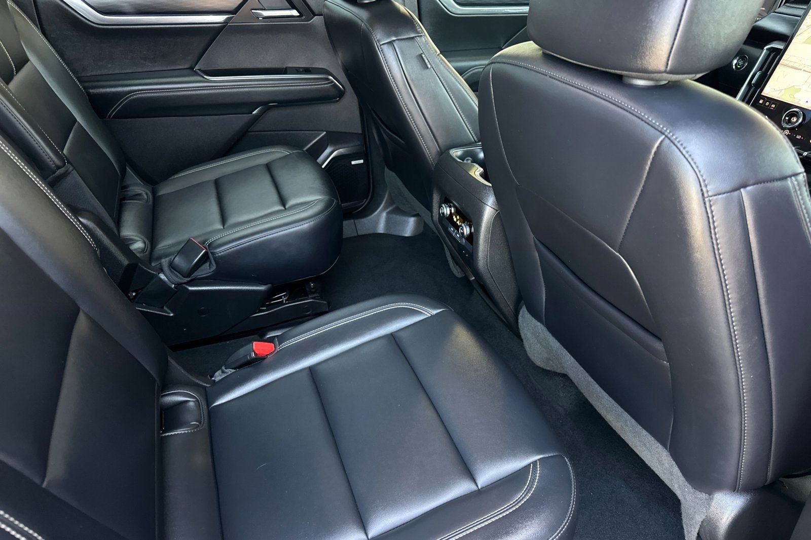 Used 2026 GMC Acadia Elevation w/ Elevation Premium Package FWD image 20