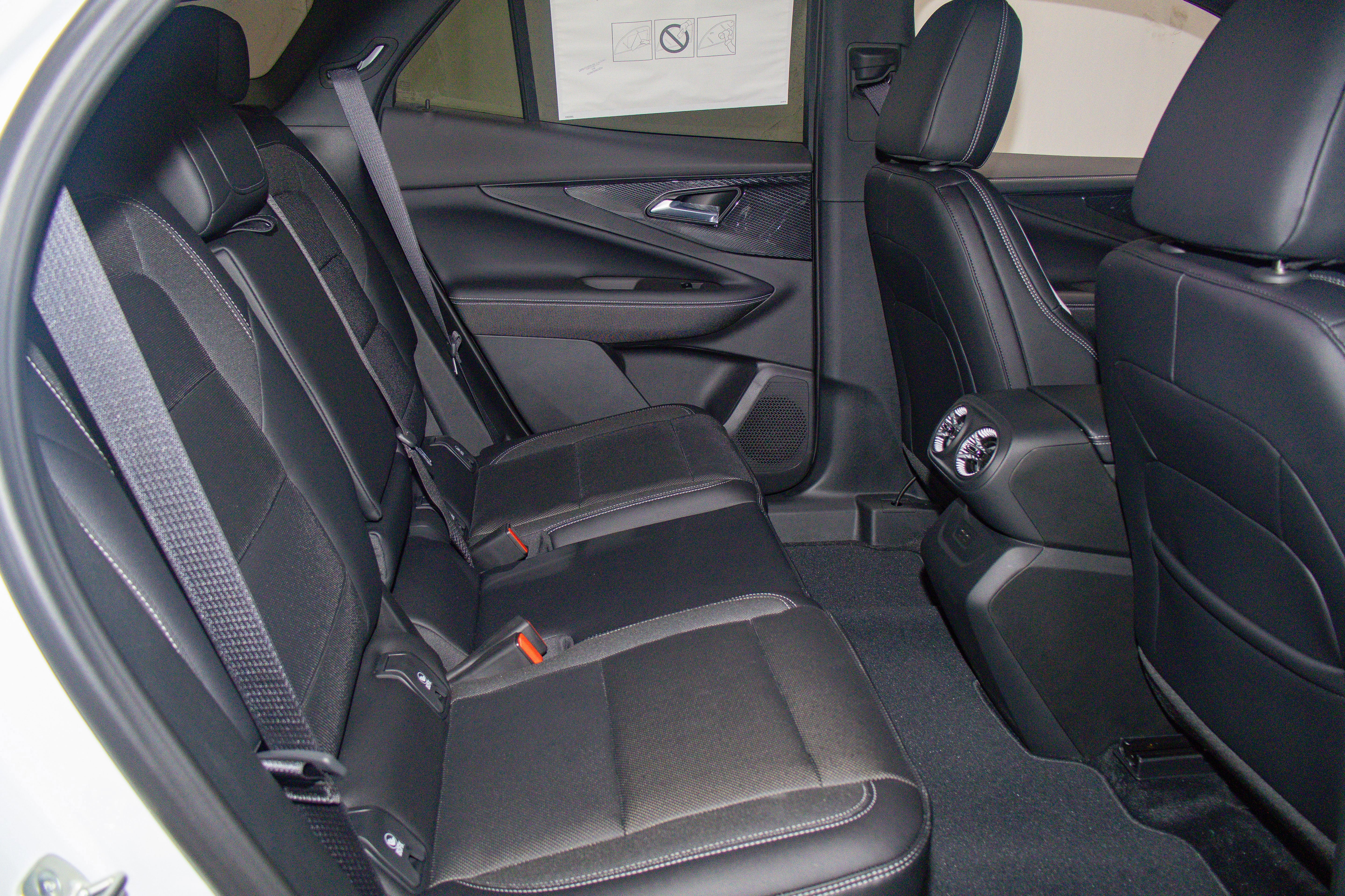 New 2026 Chevrolet Blazer EV LT AWD/4WD image 12