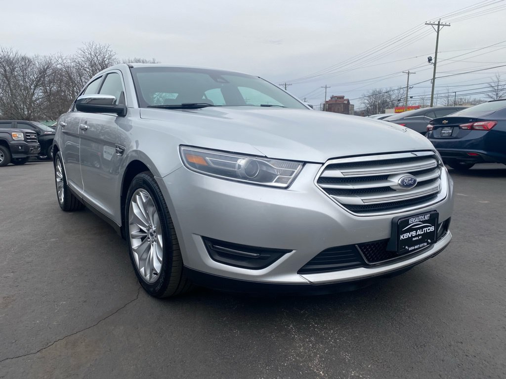 Used 2018 Ford Taurus Limited FWD image 3