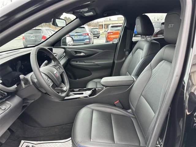 Certified 2025 Buick Envista Sport Touring image 18