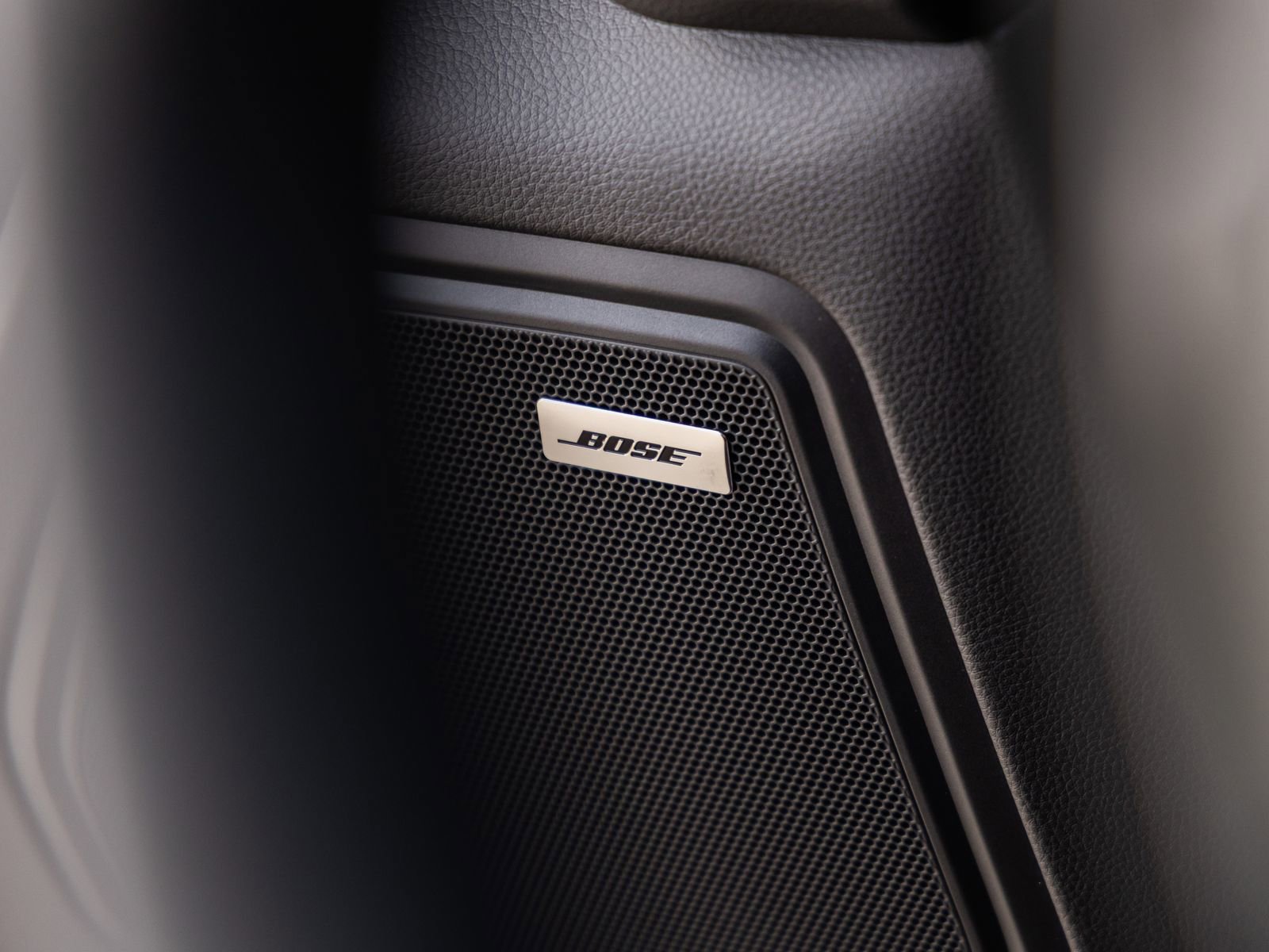 Certified 2026 Porsche Macan AWD/4WD image 35