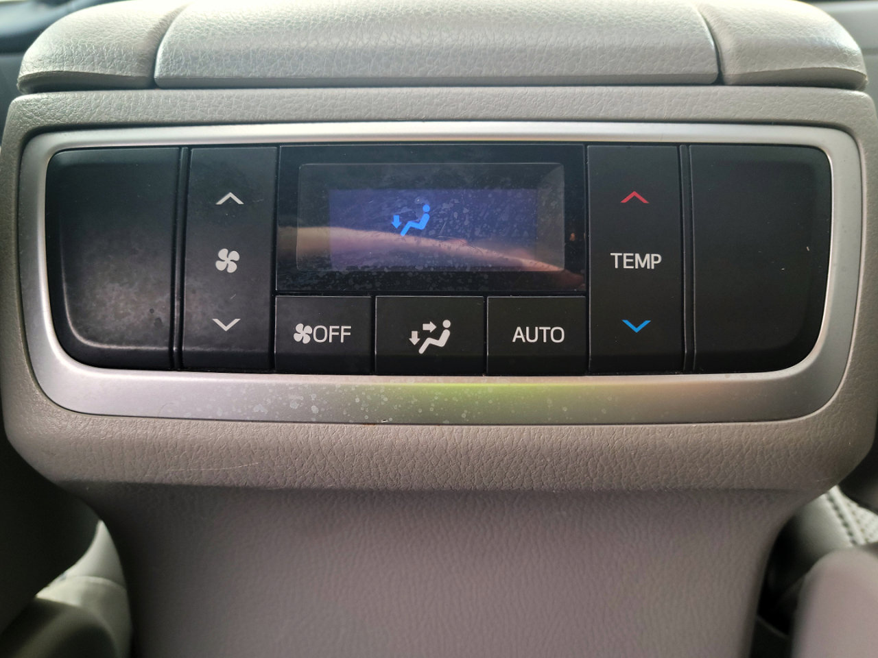 Used 2016 Toyota Highlander Limited image 24