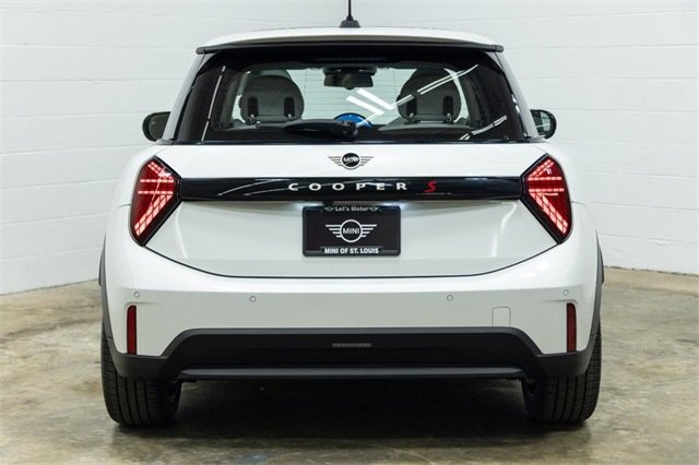Certified 2025 MINI Cooper S image 10