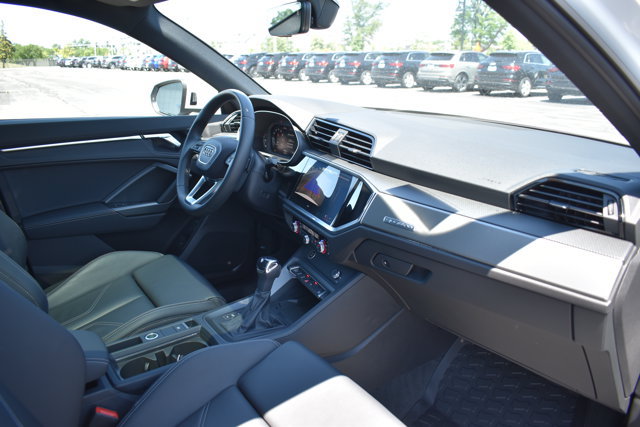Used 2025 Audi Q3 2.0T Premium w/ Convenience Package AWD/4WD image 25